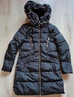 Zwarte winterjas met bontkraag - Maat M, Ophalen of Verzenden, Gedragen, Maat 38/40 (M), Zwart