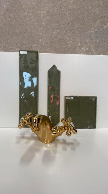 Olive Groene Wandtegels beschikbaar voor biedingen