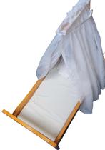 houten poppenbedje met "hemeltje"., Ophalen, Gebruikt, Meubelstuk of Keukentje