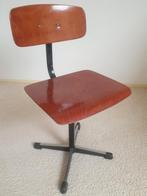 Oud schoolstoeltje. Zithoogte 40 cm, Kinderen en Baby's, Kinderkamer | Tafels en Stoelen, Ophalen, Gebruikt, Stoel(en)