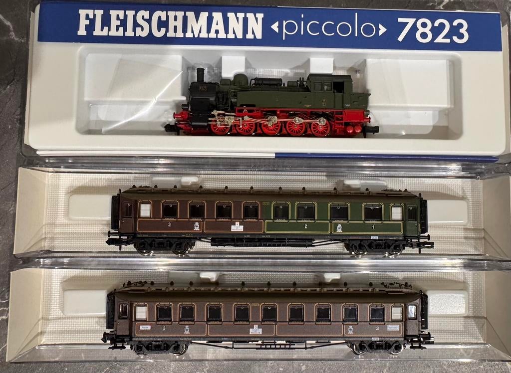 Fleischmann N-spoor K.P.E.V.Treinset:Stoomloc 7823+Rijtuigen, Hobby en Vrije tijd, Treinset, Gelijkstroom, Fleischmann, Ophalen of Verzenden
