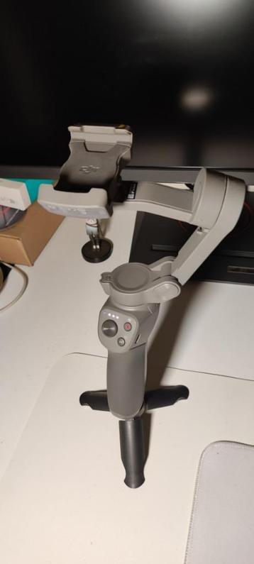 Te Koop:DJI mobile 3 gimbal paar keer gebruikt beschikbaar voor biedingen