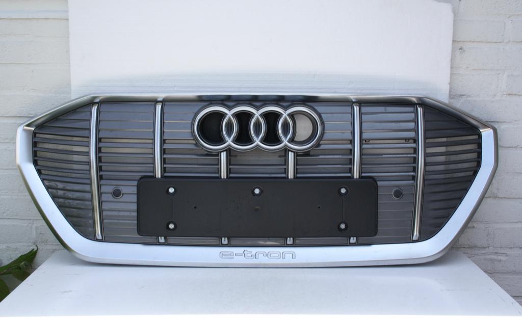 Grill Audi E-Tron 4KE Origineel ! Mooi 2020 50/55 GE/KE, Ophalen of Verzenden
