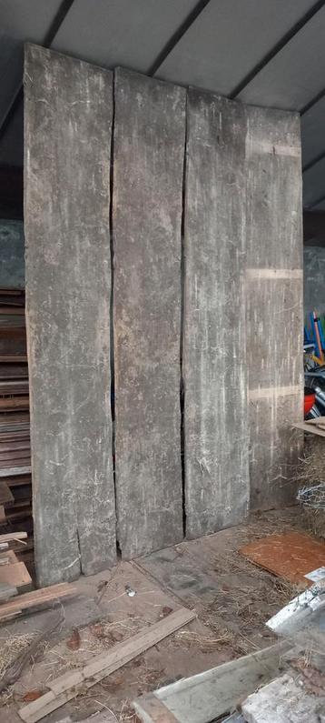 Oude houten planken schaaldelen beschikbaar voor biedingen