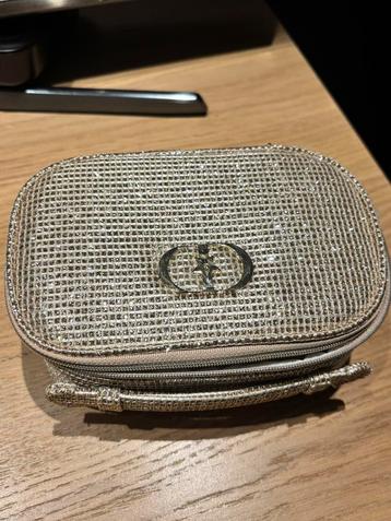 Christian Dior holiday 25 pouche beschikbaar voor biedingen