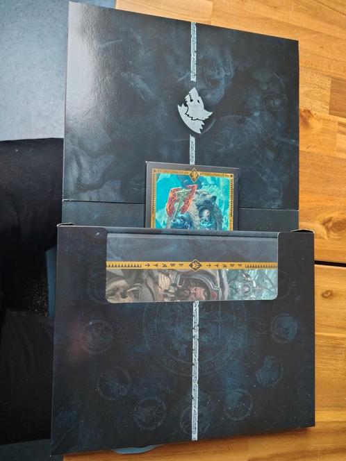 Warhammer 40k space wolves fomobox codex + cards + code, Hobby en Vrije tijd, Wargaming, Nieuw, Warhammer 40000, Boek of Catalogus