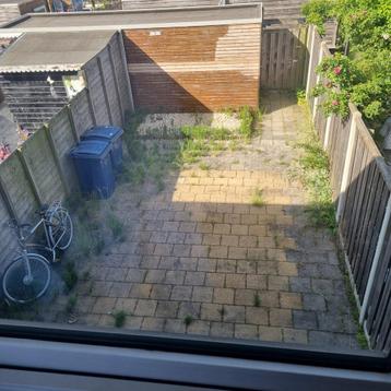 Gratis op te halen betontegels 30x30 cm beschikbaar voor biedingen