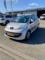 Peugeot 107 1.0-12V - Airco - 5Drs - Nette Auto, Voorwielaandrijving, Gebruikt, 4 stoelen, 68 pk
