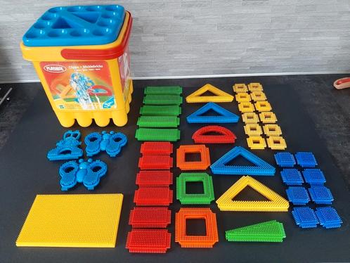 Stekelblokken soort nopper bouwstenen in opbergbox, Kinderen en Baby's, Speelgoed | Bouwstenen, Zo goed als nieuw, Overige merken