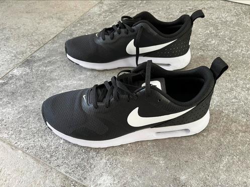 Nike Air Max Tavas Black nieuw en origineel, Kleding | Heren, Schoenen, Zo goed als nieuw, Zwart, Ophalen