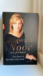 Koningin Noor van Jordanie - een leven in het teken van vred, Ophalen of Verzenden, Nederland, Gelezen, Koningin Noor van Jordanië