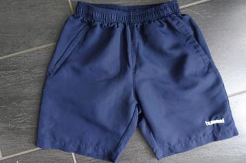 korte sportbroek van Hummel maat M beschikbaar voor biedingen