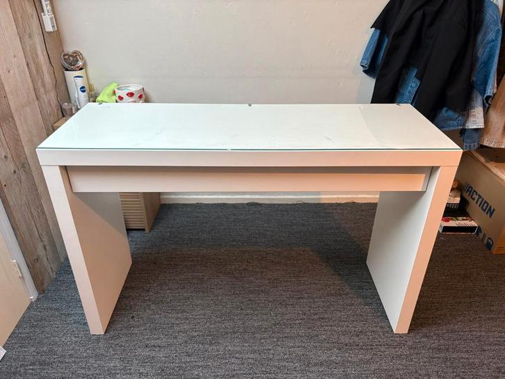 Ikea Malm toilettafel en stoel, Huis en Inrichting, Bureaus, In hoogte verstelbaar, Ophalen