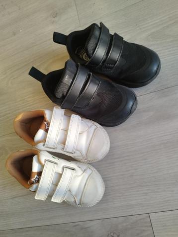 Leuke 2 paar sportschoenen - 23 beschikbaar voor biedingen