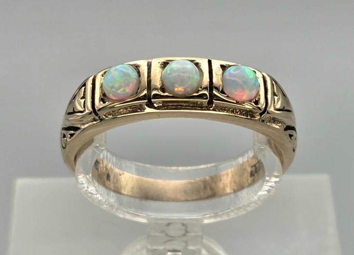 Gouden Vintage ring met edelsteen opaal. 2025/671., Sieraden, Tassen en Uiterlijk, Antieke sieraden, Ring, Goud, Met edelsteen
