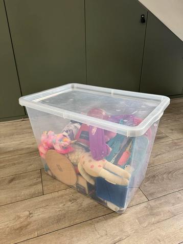Plastic box beschikbaar voor biedingen