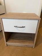 Nachtkastje - Praktisch en Stijlvol, Huis en Inrichting, Slaapkamer | Nachtkastjes, Ophalen, Minder dan 45 cm, Zo goed als nieuw