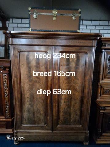 Een hele mooie oud Hollandse antiek kast in top staat  beschikbaar voor biedingen