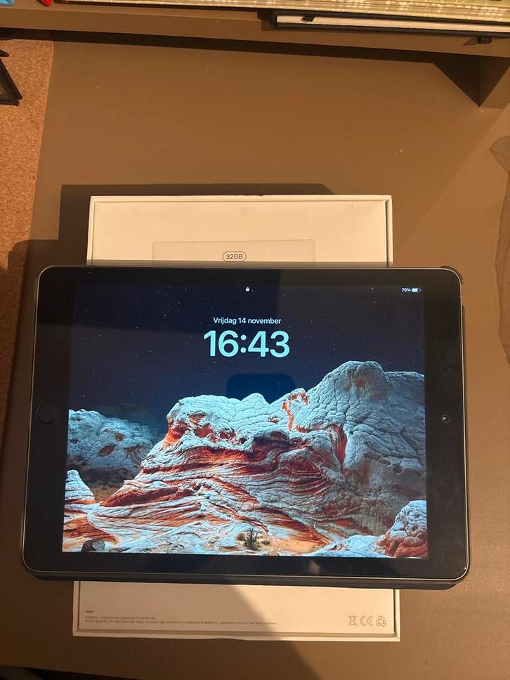 Apple iPad 32GB - Goed Onderhouden!, Computers en Software, Apple iPads, Gebruikt, Apple iPad, Wi-Fi, 9 inch, 32 GB, Grijs, Ophalen of Verzenden