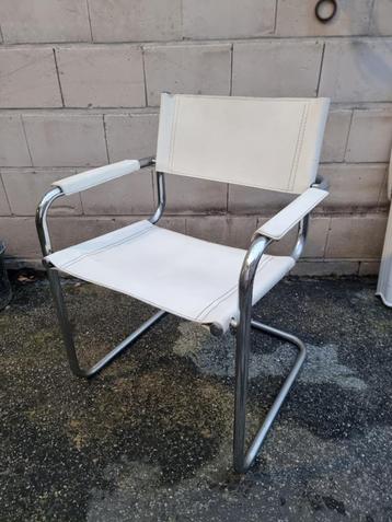 Bauhaus Freischwinger stoelen beschikbaar voor biedingen