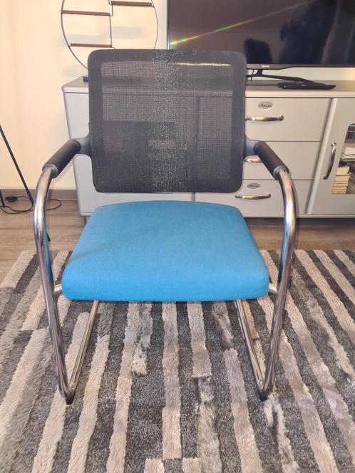 Blauw-zwarte vergaderstoel Dauphin, Huis en Inrichting, Bureaustoelen, Nieuw, Bureaustoel, Blauw, Ergonomisch, Ophalen