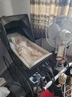 Oude kinderwagen met porcelijnen pop, Ophalen, Gebruikt, Babypop