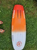 Kitesurf board  140 mast 73 voorvleugel 1050 en 700, Watersport en Boten, Ophalen, Zo goed als nieuw