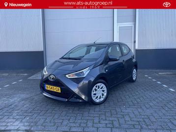 Toyota Aygo 1.0 VVT-i x-play Automaat, Apple/Android navigat beschikbaar voor biedingen