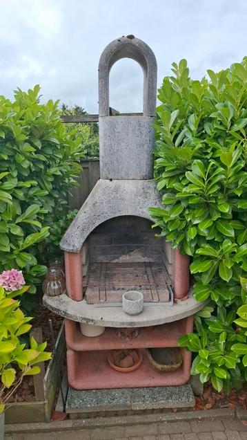 Betonnen BBQ  beschikbaar voor biedingen