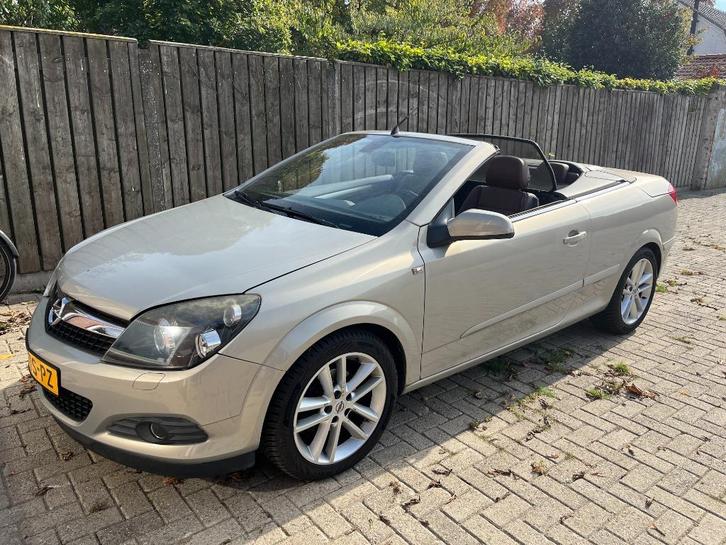Opel Astra 1.8 16V Twintop AUT, LEDER 2007 Grijs, Auto's, Opel, Bedrijf, Astra, ABS, Airconditioning, Bluetooth, Boordcomputer