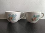 Twee leuke kopjes met plantenmotief, Keramiek, Ophalen of Verzenden, Zo goed als nieuw, Overige stijlen