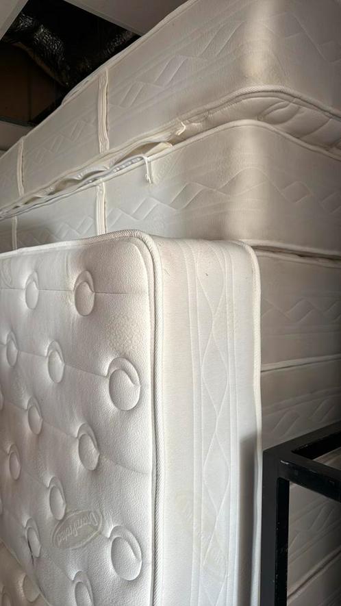 Dikke matrassen gratis, Huis en Inrichting, Slaapkamer | Matrassen en Bedbodems, Gebruikt, 90 cm, 200 cm, Eenpersoons, Ophalen
