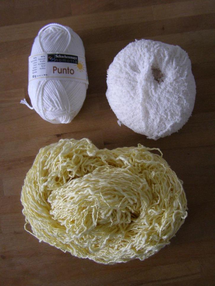 Bolletjes Brei- / haak katoen garen, wit en lichtgeel, Hobby en Vrije tijd, Breien en Haken, Zo goed als nieuw, Breien of Haken