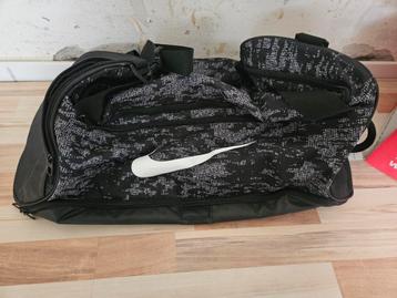 Nike sporttas – zwart met wit logo (grote uitvoering) beschikbaar voor biedingen