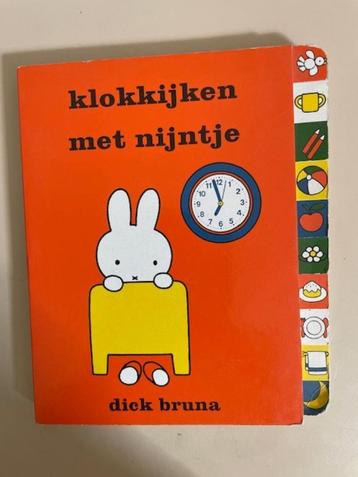 Klokkijken met Nijntje. Dick Bruna.    Kartonboek met Nijntj beschikbaar voor biedingen