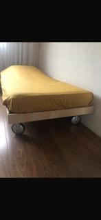 Eenpersoons verrijdbaar logeerbed incl matras 1persoons bed, Gebruikt, Eenpersoons, 80 cm, Metaal