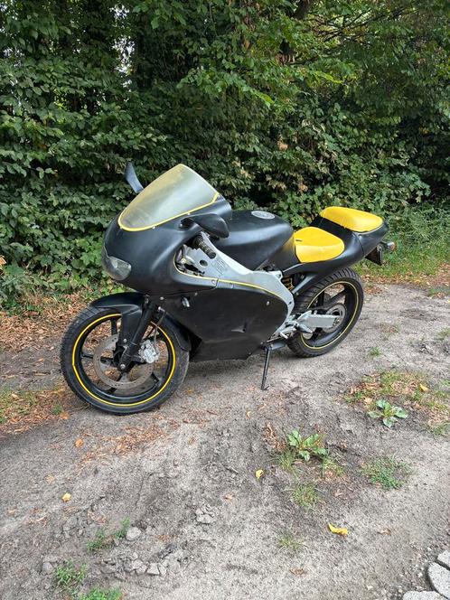 Aprilia RS50 schakelbrommer, Fietsen en Brommers, Scooters | Aprilia, Gebruikt, Overige modellen, Maximaal 45 km/u, Benzine, Ophalen