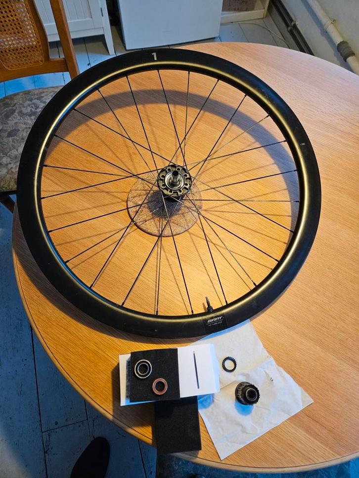 Defect achterwiel Giant SLR1 42 + lagers, Fietsen en Brommers, Fietsonderdelen, Gebruikt, Racefiets, Wiel, Ophalen