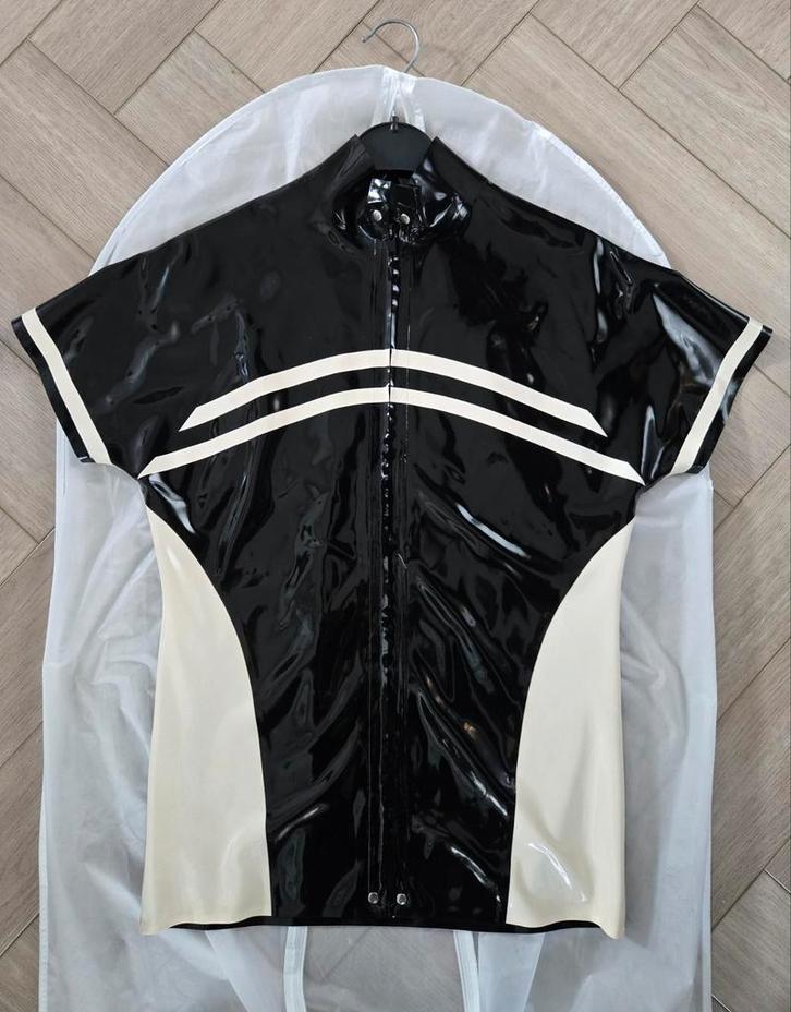 100% Latex shirt S Lovely Latex, Fietsen en Brommers, Fietsaccessoires | Fietskleding, Zo goed als nieuw, Heren, Bovenkleding