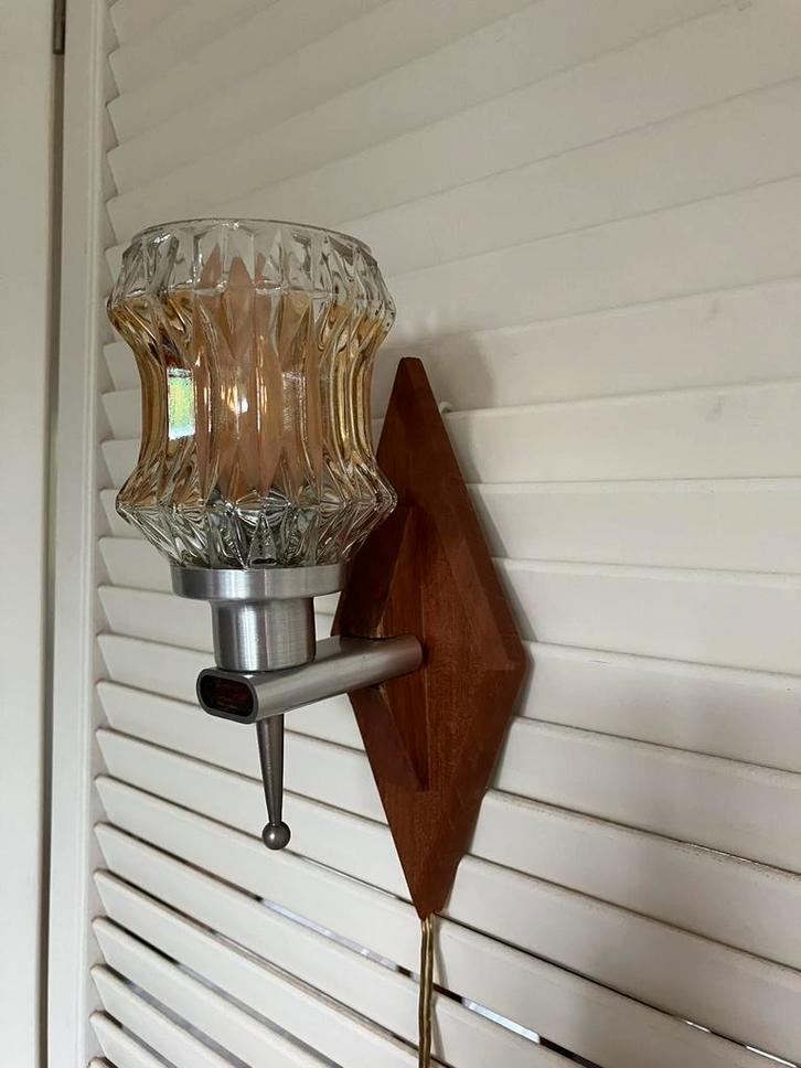 Vintage schemerlampje - wandlampje teakhout, Huis en Inrichting, Lampen | Wandlampen, Zo goed als nieuw, Glas, Hout, Metaal, Ophalen of Verzenden