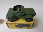 1954 Dinky Toys 673 SCOUT CAR + 2 SOLDIERS +ORIGINEEL DOOSJE, Ophalen of Verzenden, Auto, Dinky Toys