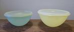 Twee vintage Tupperware ruimteschalen (234/235) met deksels, Ophalen of Verzenden, Gebruikt, Blauw, Schaal
