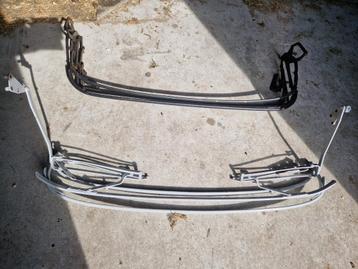 2 x MGB softtop Frame Grijs en een Zwart frame. MG B  beschikbaar voor biedingen