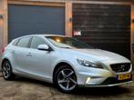 Volvo V40 1.6 T2 R-Design 2015, Auto's, 1596 cc, Zwart, 4 cilinders, Origineel Nederlands