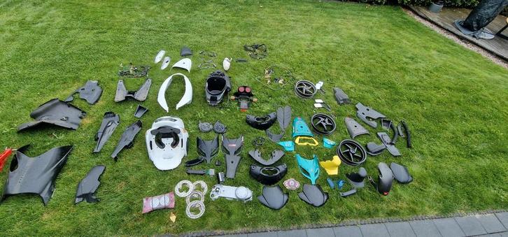 Aprilia sr, Fietsen en Brommers, Brommeronderdelen | Algemeen, Gebruikt, Tank, Ophalen