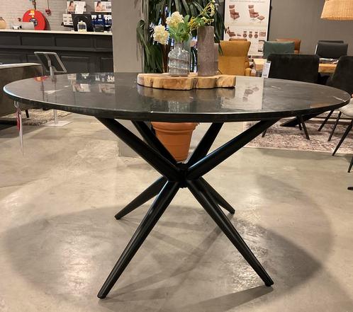Showroomopruiming | Eetkamertafel Marble | Bruuts | Marmer, Huis en Inrichting, Tafels | Eettafels, Nieuw, 50 tot 100 cm, Vijf personen of meer