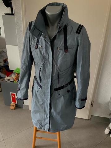 Leuke blauwe dames jas. Mt 36. beschikbaar voor biedingen