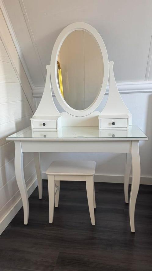 Ikea HEMNES toilettafel/make-up tafel + Ikea INGOLF kruk, Huis en Inrichting, Tafels | Kaptafels, Zo goed als nieuw, Minder dan 100 cm