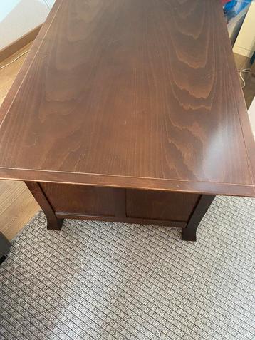 Houten salontafel met opbergruimte beschikbaar voor biedingen