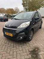 Peugeot 107 1.0 12V 5DR 2012 Zwart Nette auto, Auto's, Peugeot, Voorwielaandrijving, Metallic lak, 4 stoelen, Origineel Nederlands